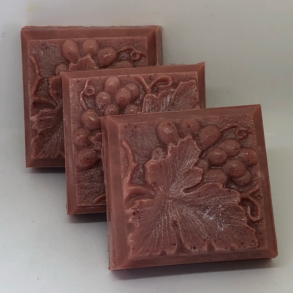 Cabernet 🍇 Soap 🧼 - Picture 3 of 4